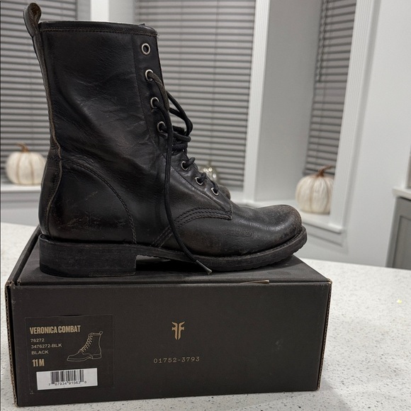 Frye Women’s Dark Leather Lace-Up Boots - Picture 3 of 5